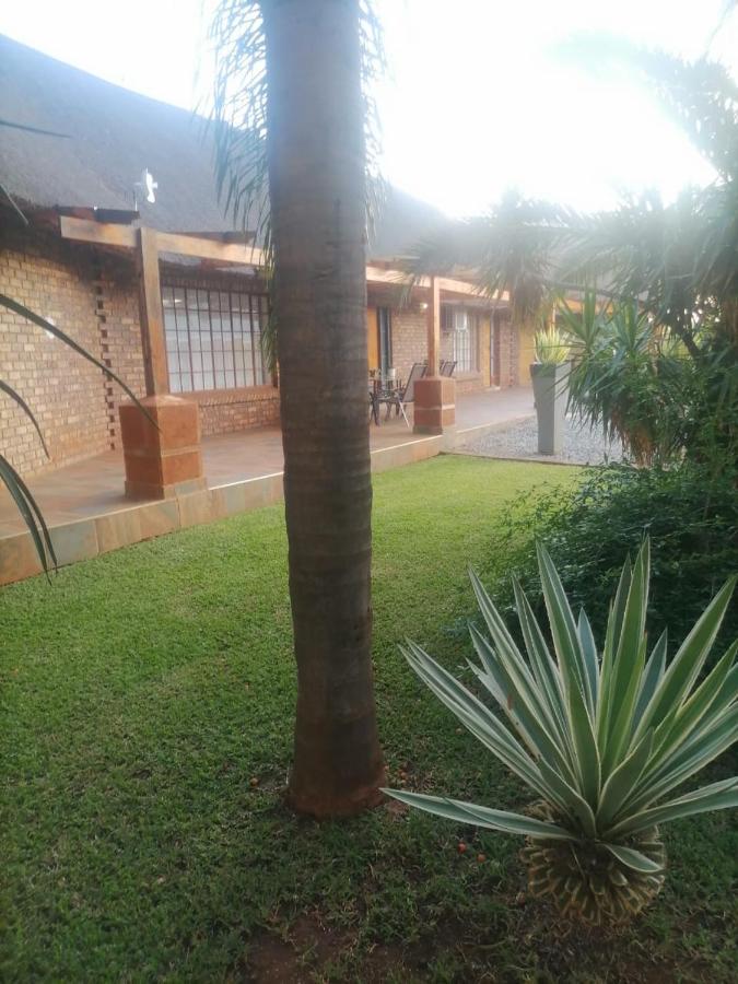 Ndlovu Guesthouse Northam Exterior photo