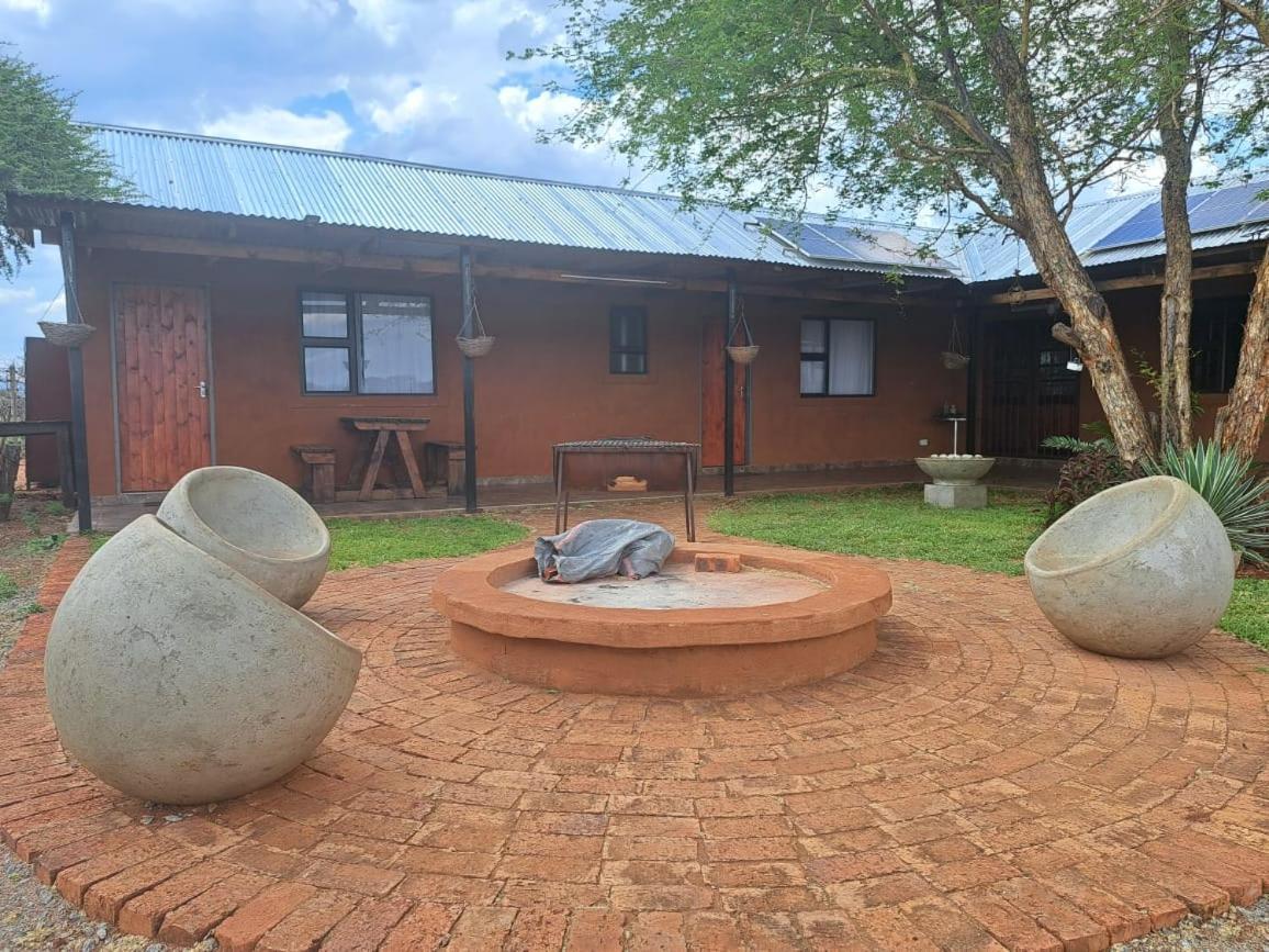 Ndlovu Guesthouse Northam Exterior photo