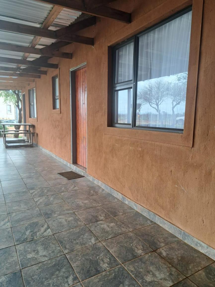 Ndlovu Guesthouse Northam Exterior photo